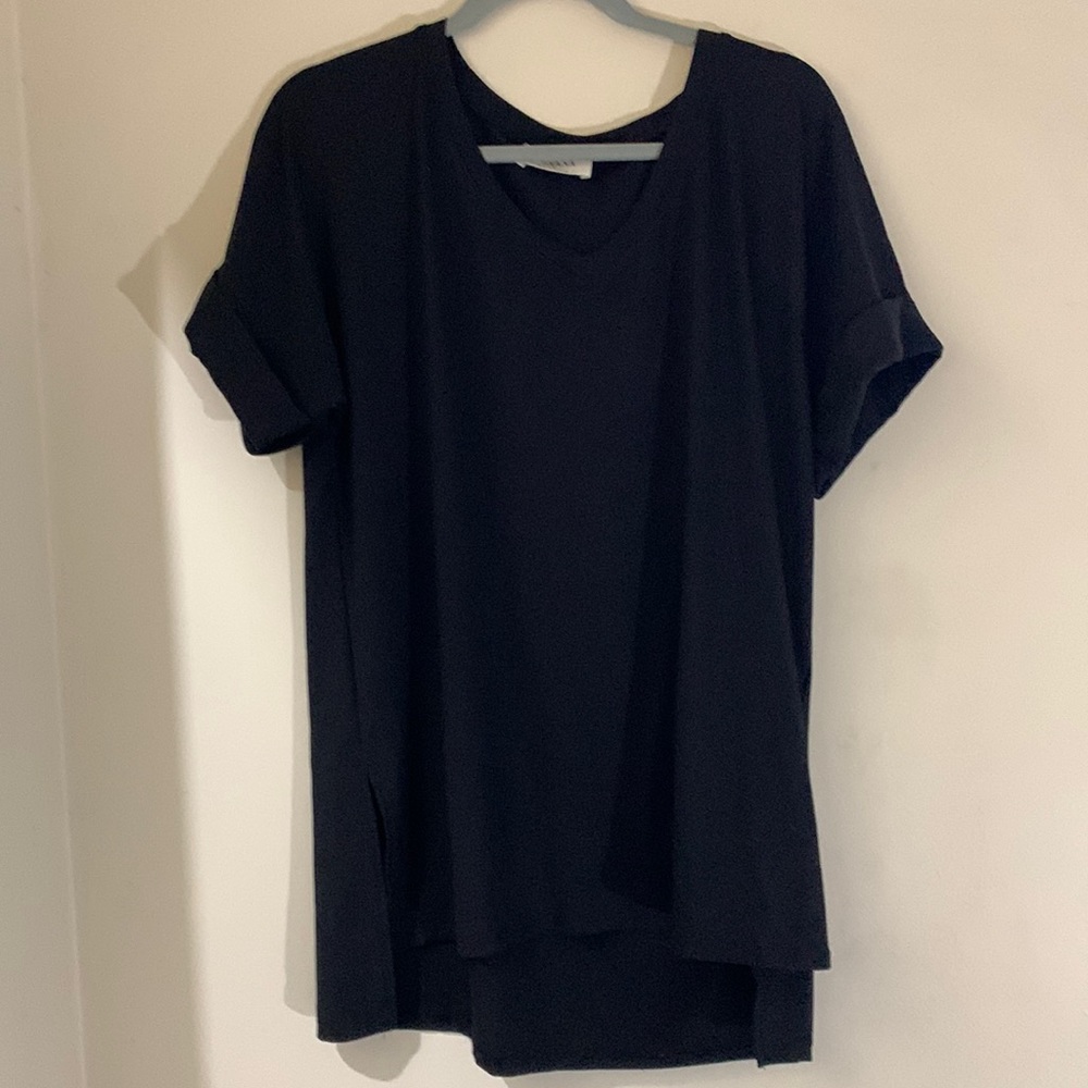 Zenna small V-neck tee shirt, black